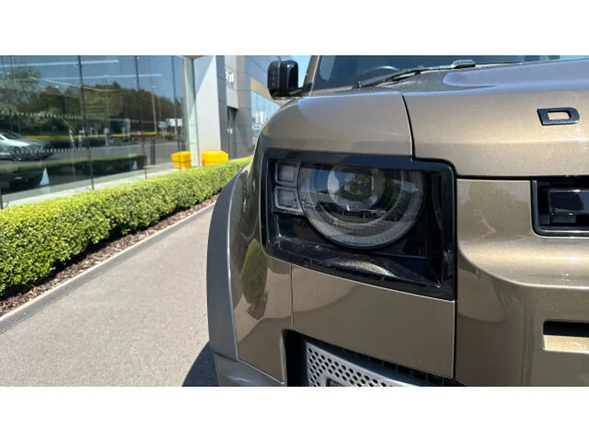 2021-land-rover-110-defender-30-d250-first-edition-big-19