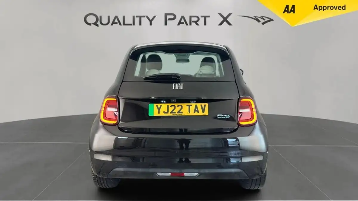 2022-fiat-500-e-la-prima-big-3