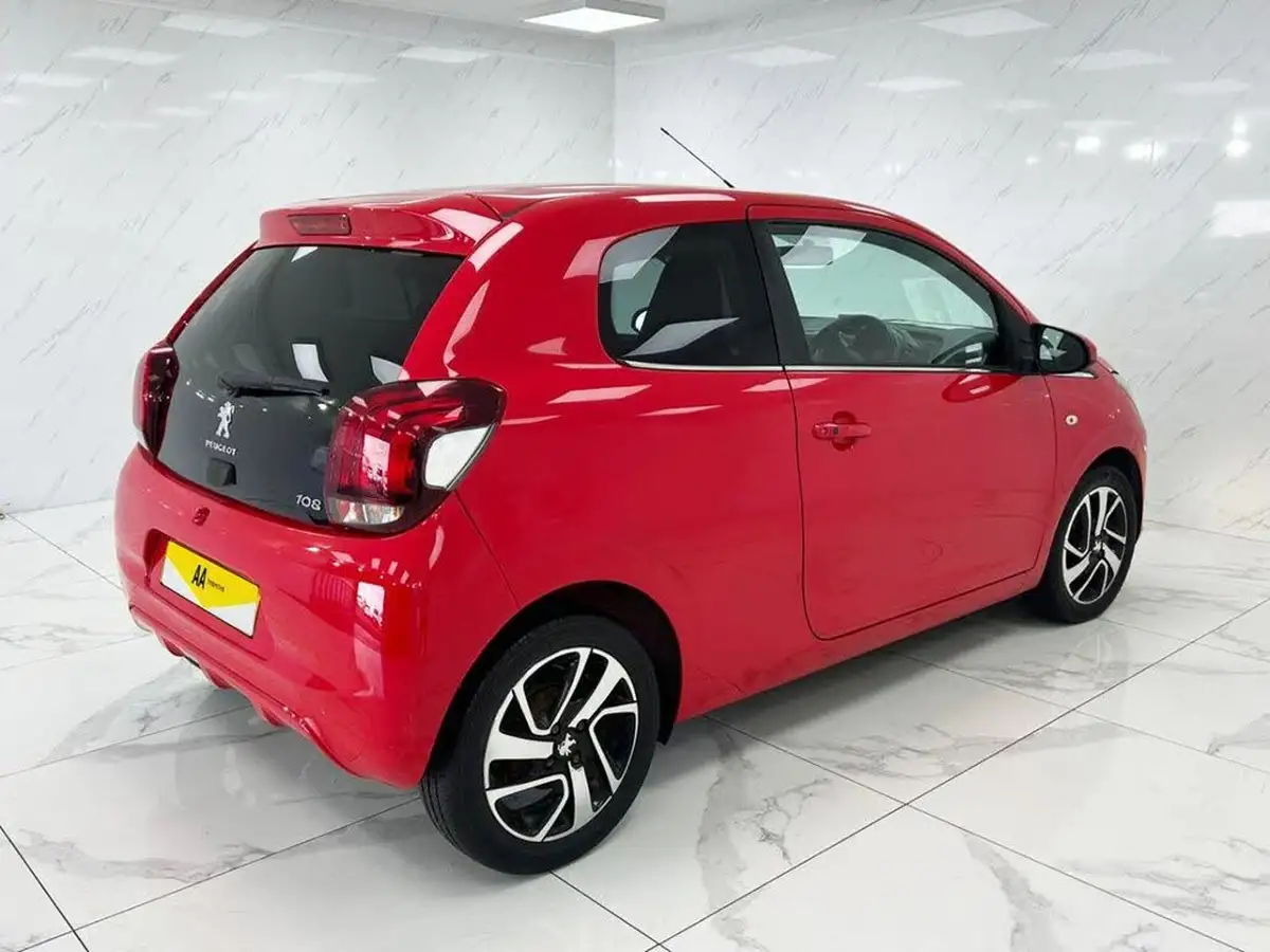 2016-peugeot-108-12-puretech-allure-hatchback-3d-big-9
