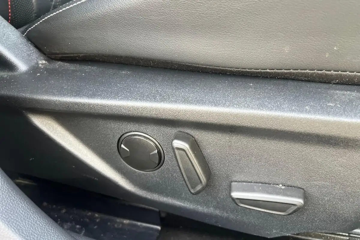 2022-ford-focus-10t-st-line-vignale-125ps-hatchback-big-19