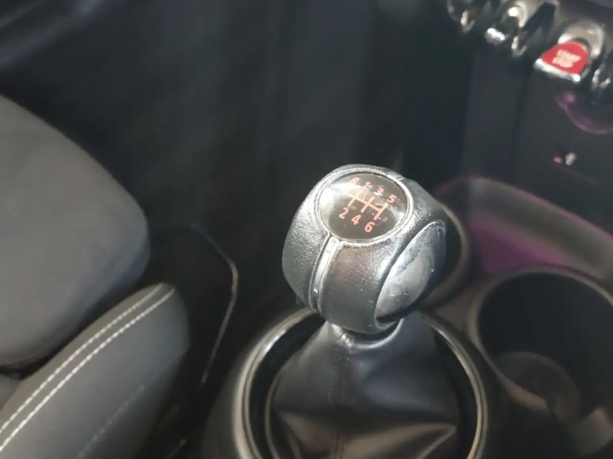 2021-mini-cooper-15-cooper-sport-hatchback-3d-big-15