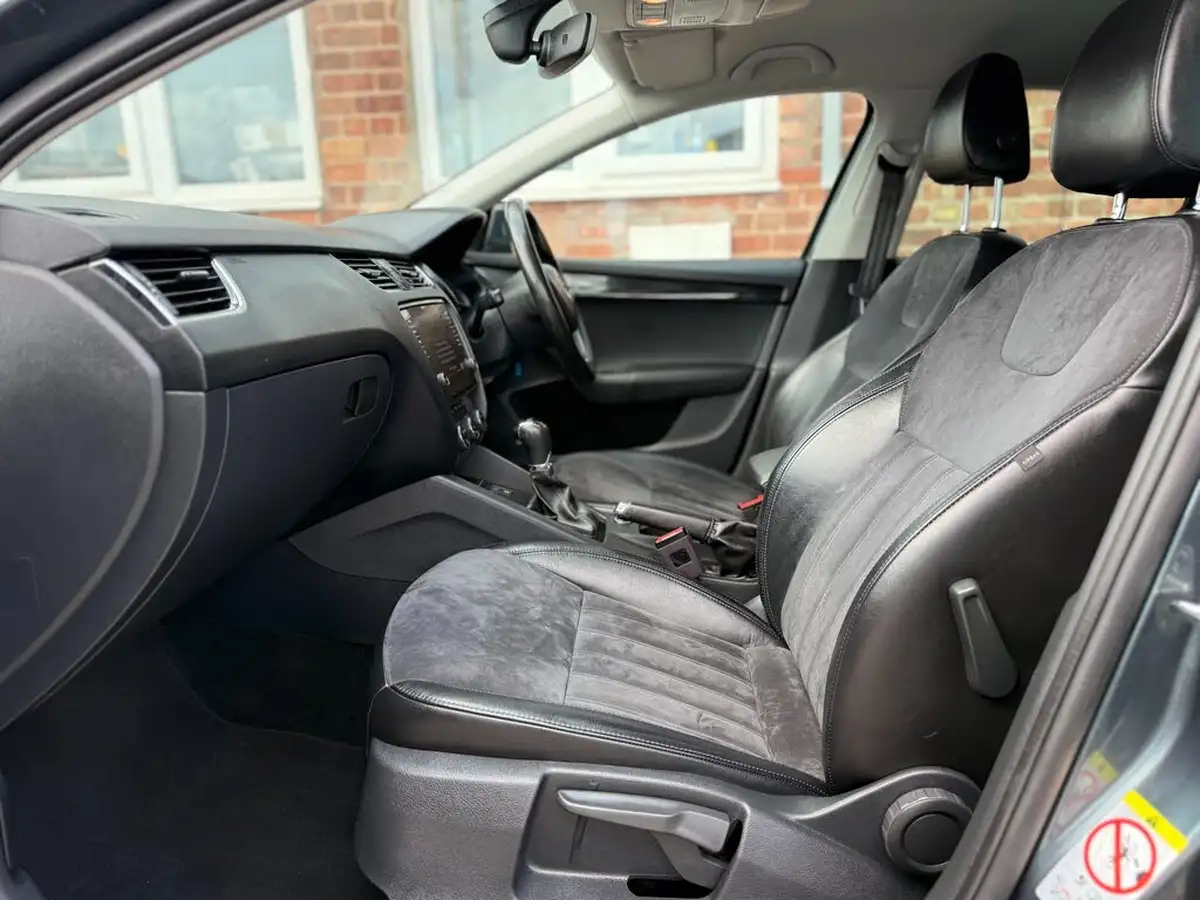 2017-skoda-octavia-16tdi-se-l-115ps-hatchback-1596cc-dsg-big-47