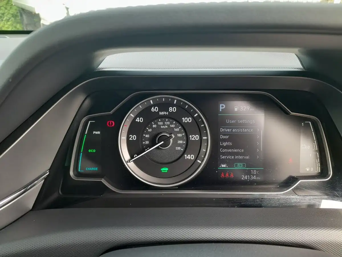 2022-hyundai-ioniq-16-gdi-premium-se-hybrid-big-15