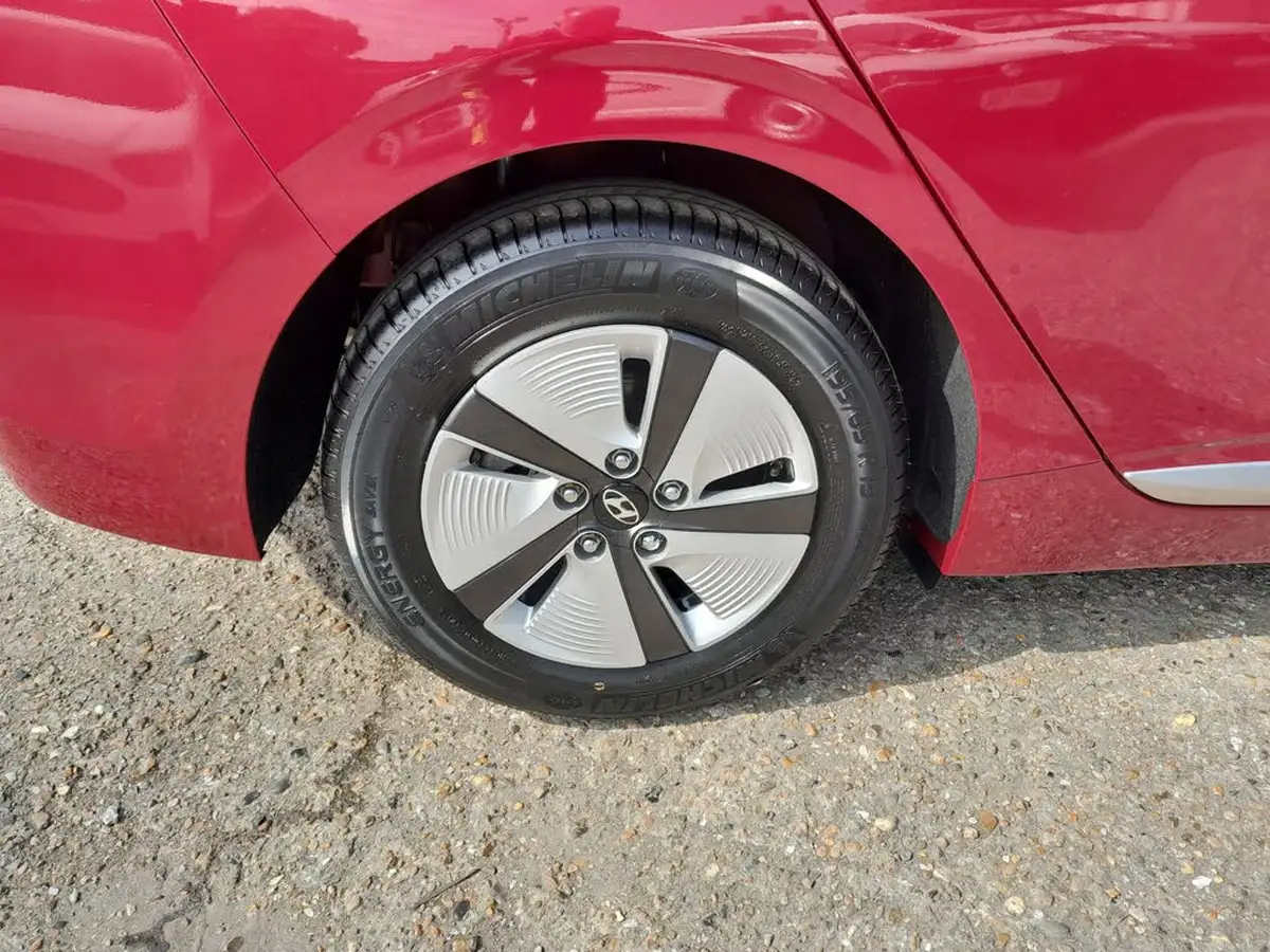 2022-hyundai-ioniq-16-gdi-premium-se-hybrid-big-39