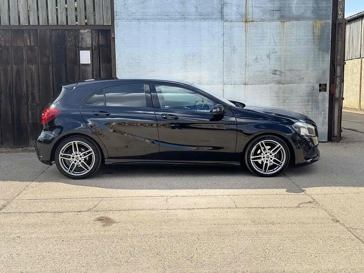 2018-mercedes-benz-a-class-16-a200-amg-line-executivess-7g-dct-big-3