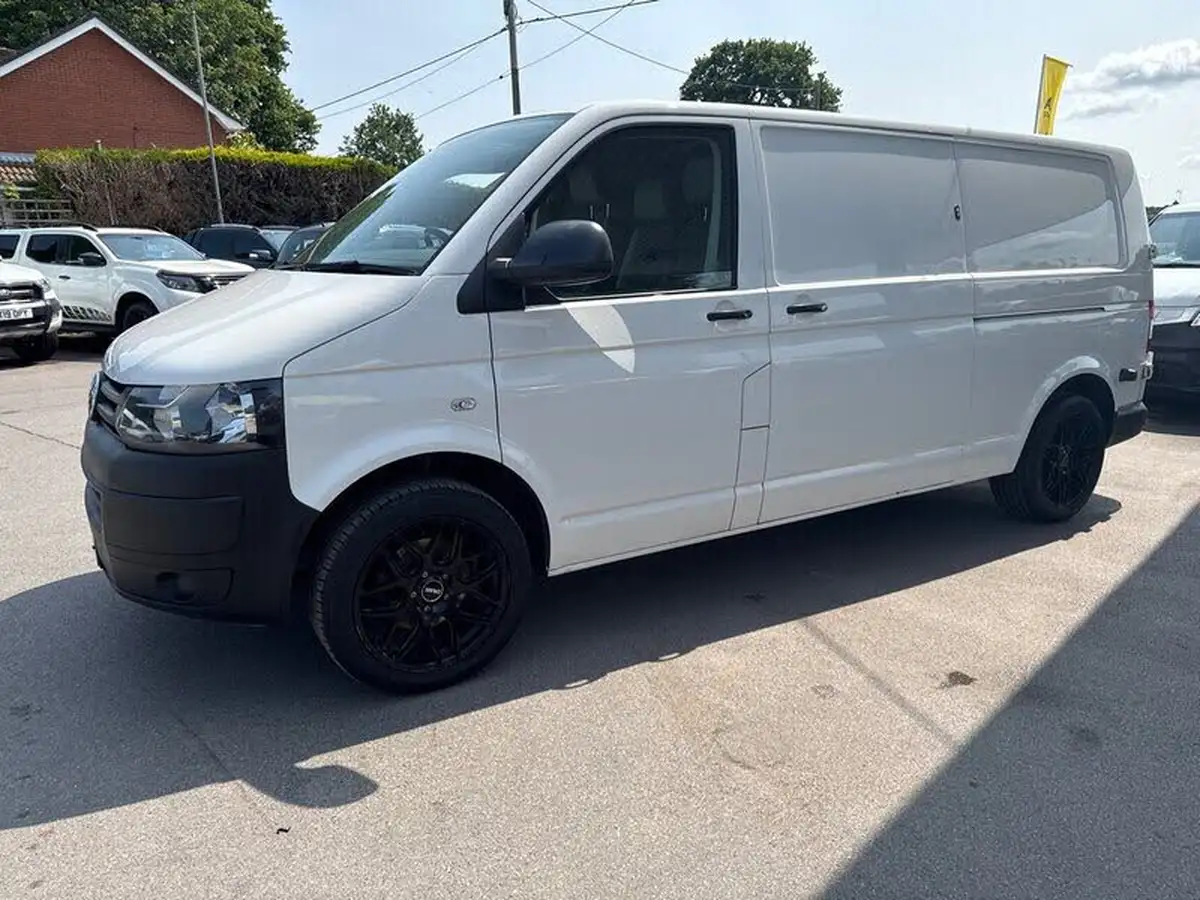 2015-volkswagen-transporter-20tdi-t32-startline-140ps-swb-panel-van-big-6