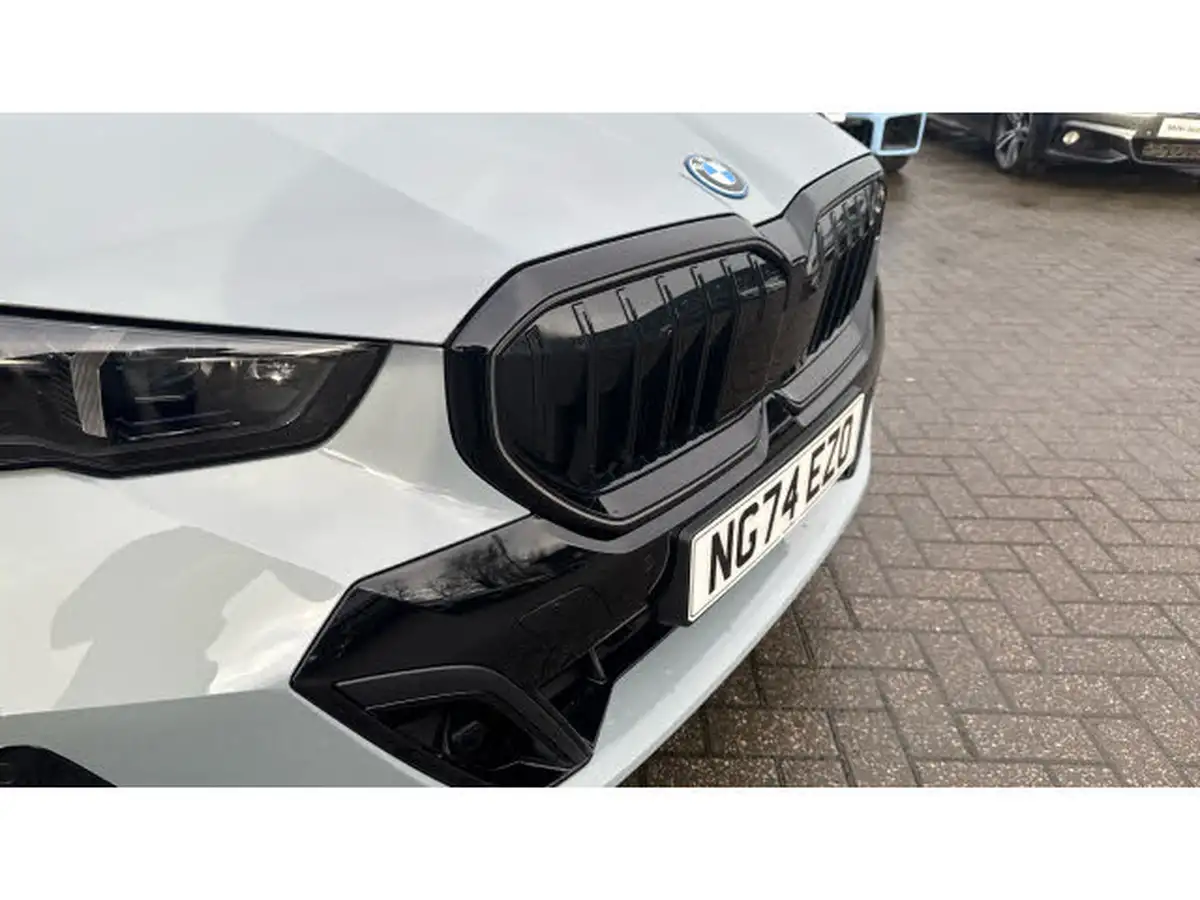 2025-bmw-5-series-20-530e-m-sport-pro-touring-5d-big-24