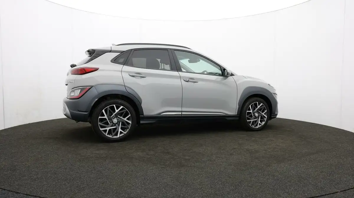 2023-hyundai-kona-16-gdi-premium-big-38