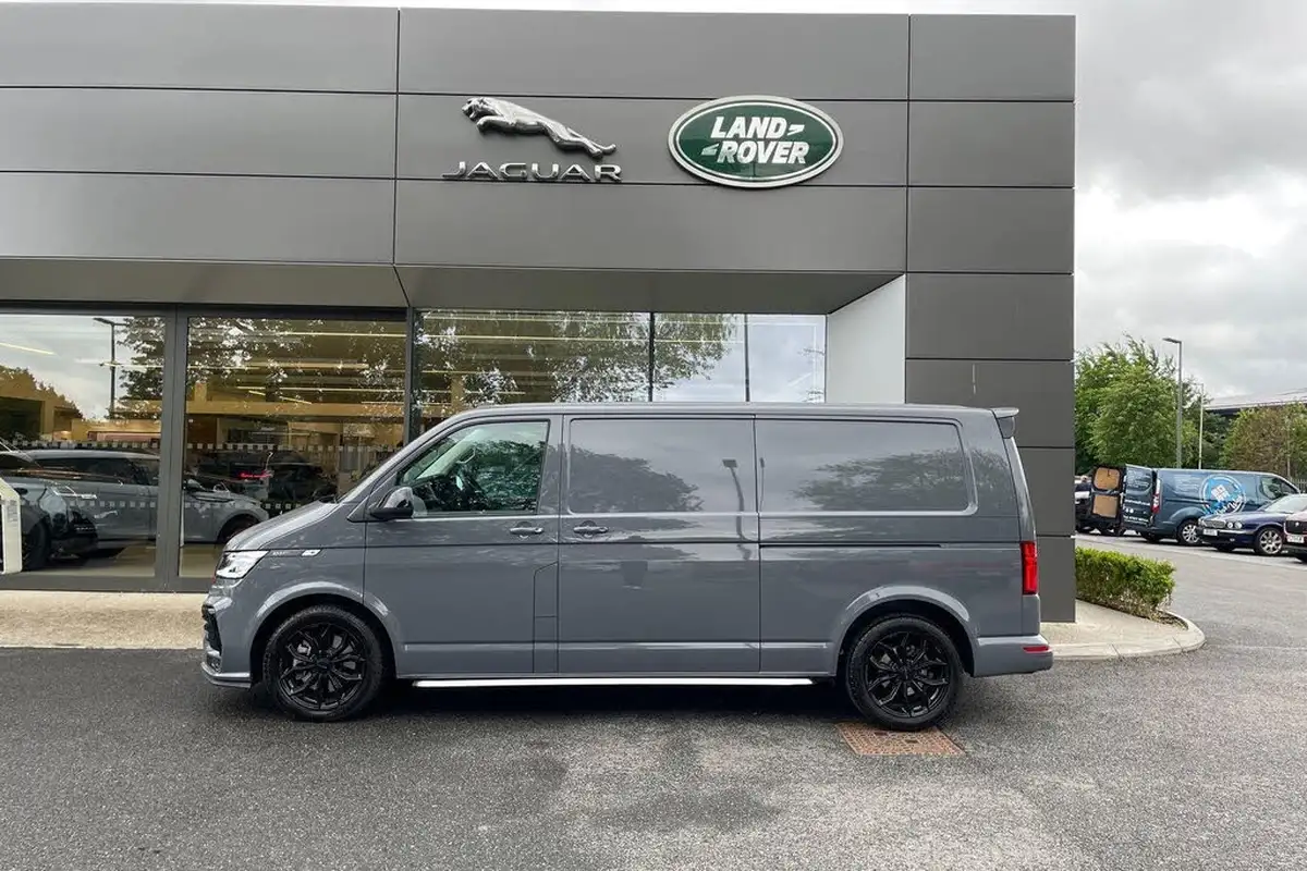 2024-volkswagen-transporter-20bitdi-t32-sportline-bmt-swb-panel-van-big-23