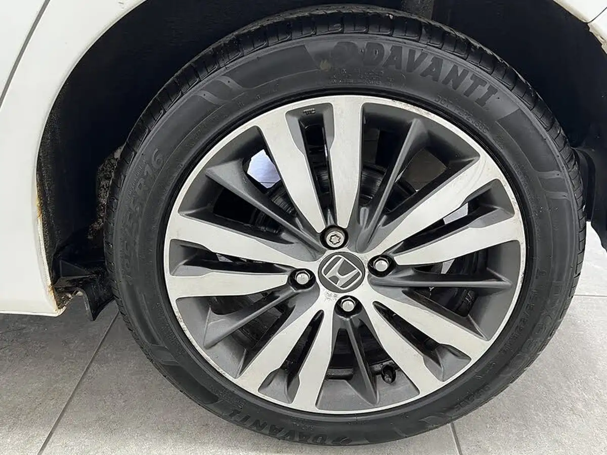 2015-honda-jazz-13-i-vtec-ex-cvt-big-20