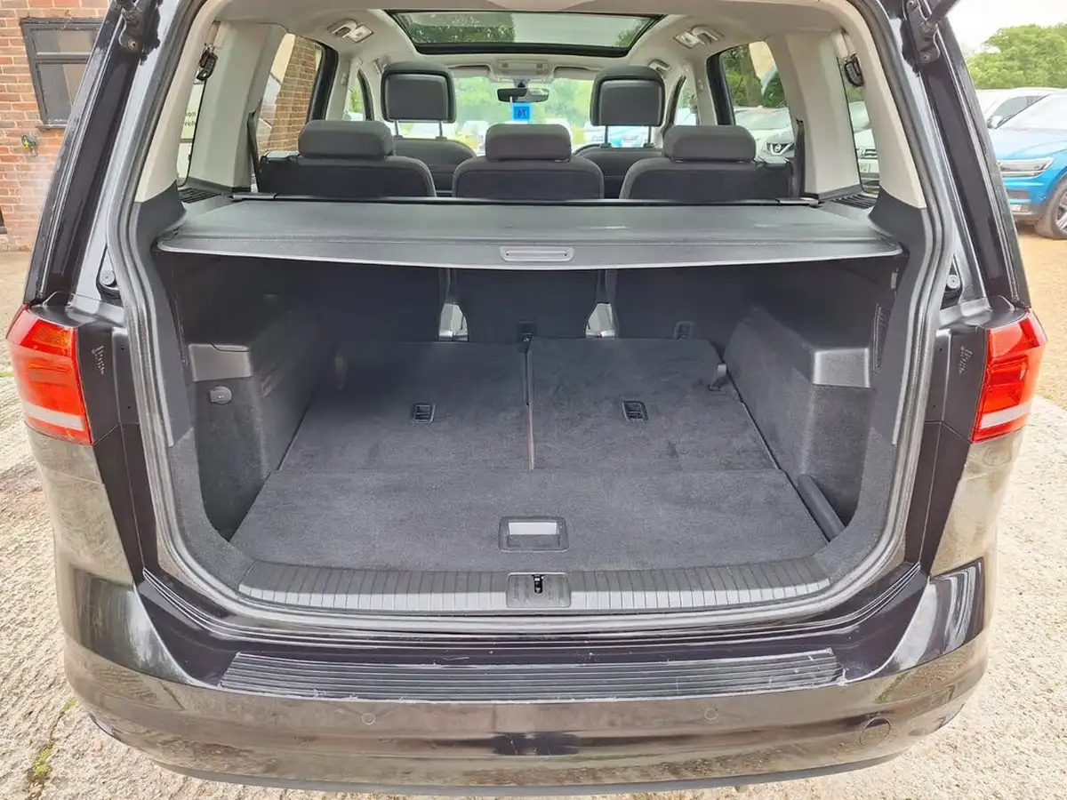 2018-volkswagen-touran-16tdi-se-family-big-10