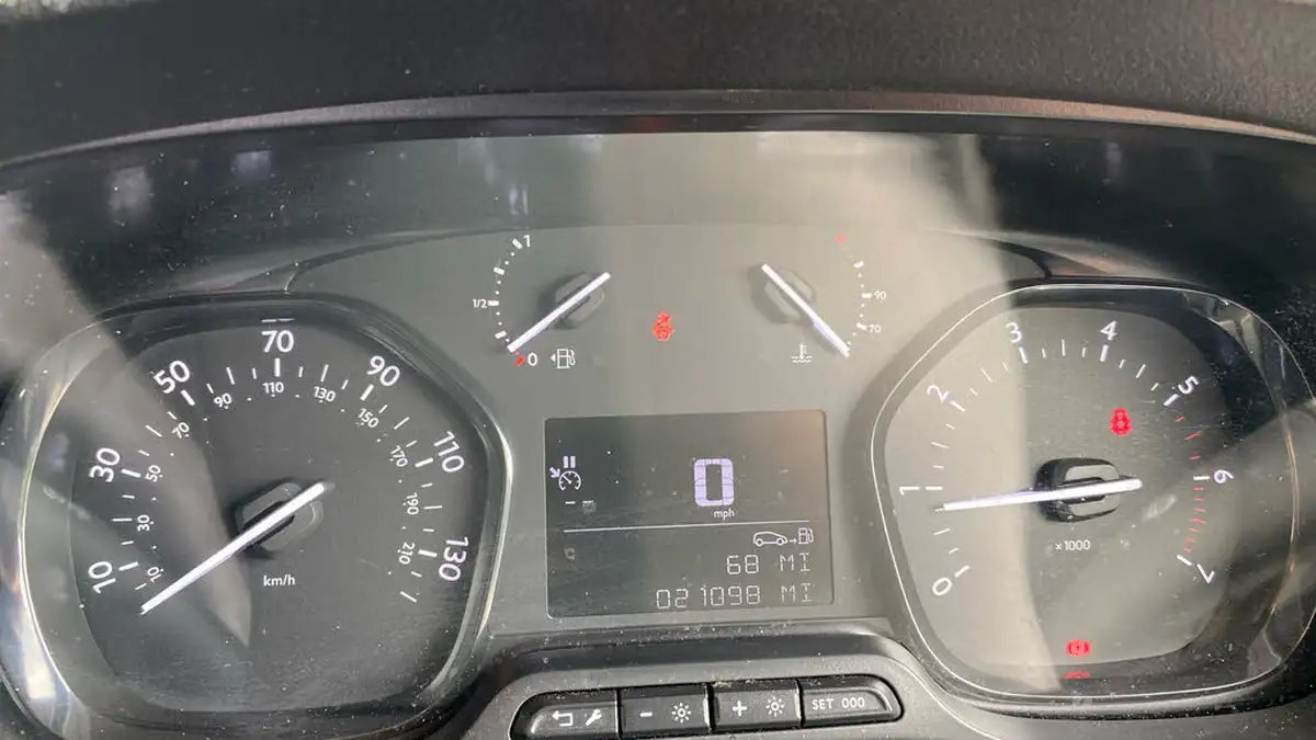 2023-peugeot-expert-20-bluehdi-professional-premium-standard-1400-big-14