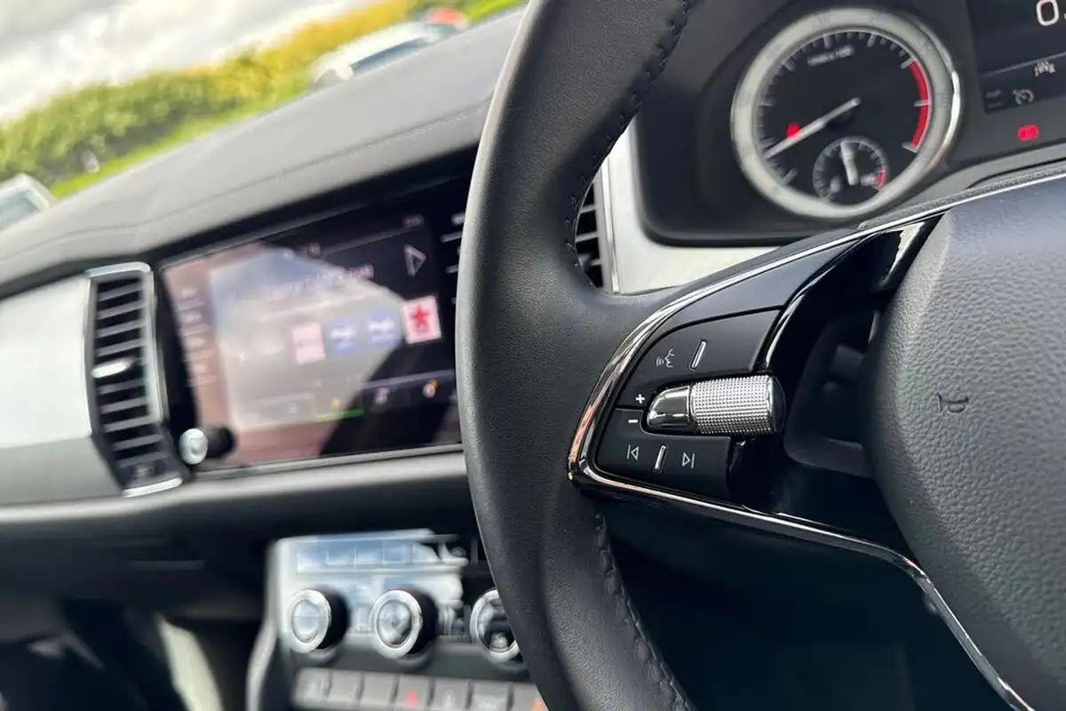 2022-skoda-kodiaq-15-tsi-se-5-dsg-big-40