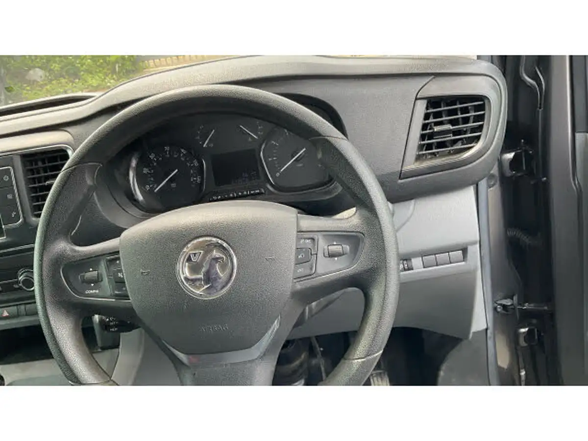 2020-vauxhall-vivaro-20td-3100-l2h1-elite-120pseu6dt-panel-big-9