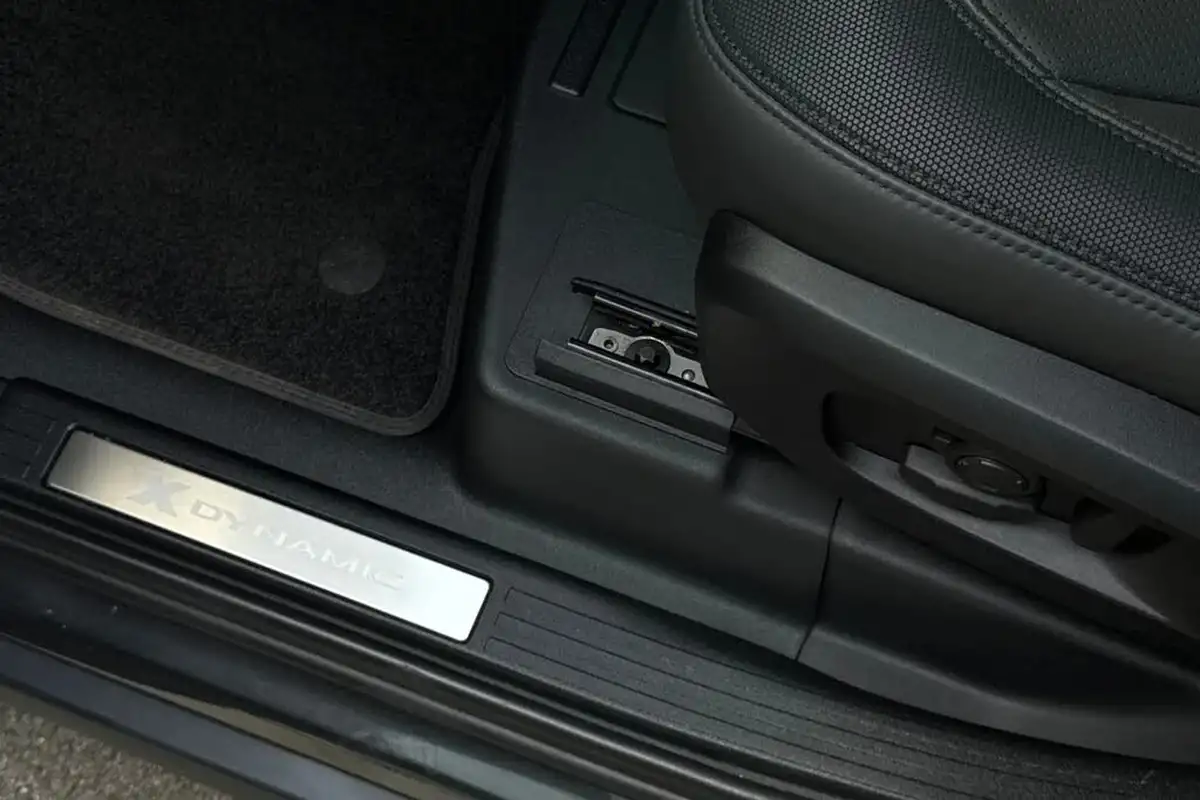 2024-land-rover-110-defender-30-d300-x-dynamic-hse-big-43