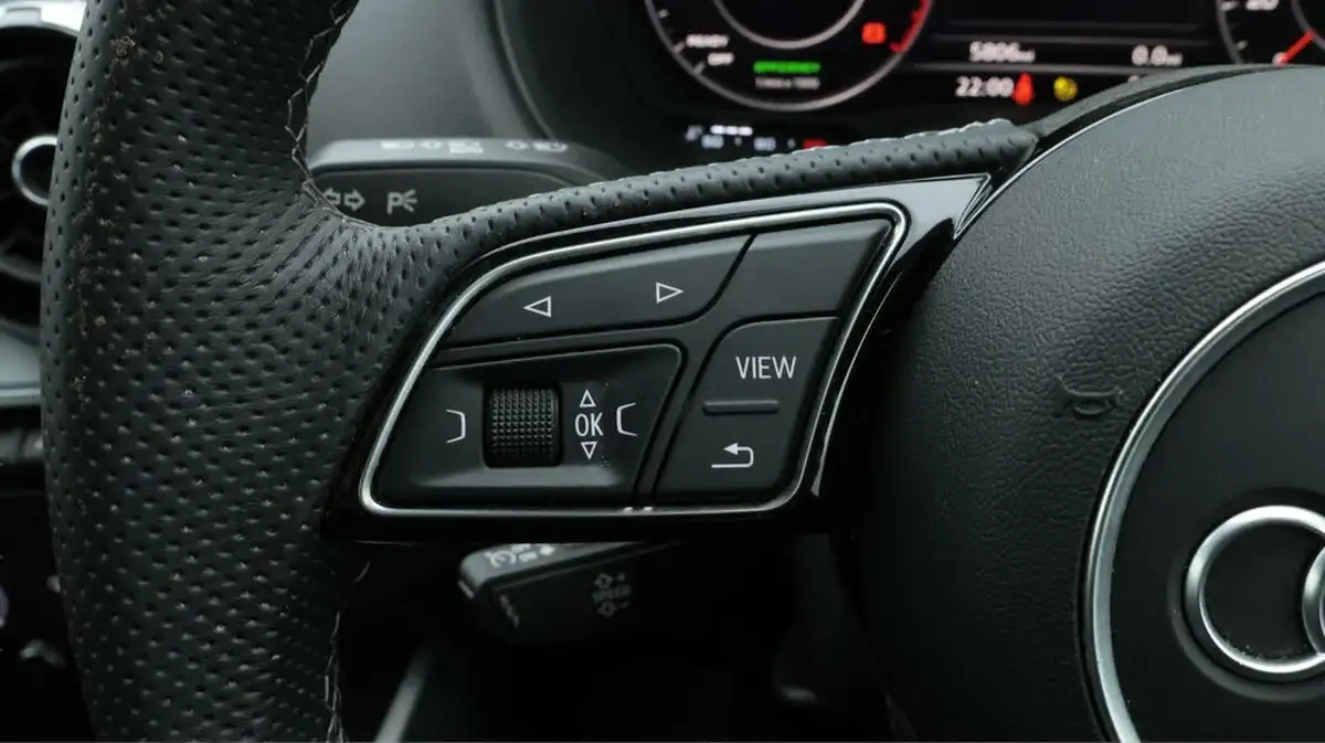 2023-audi-q2-15-35-tfsi-s-line-tronic-big-25