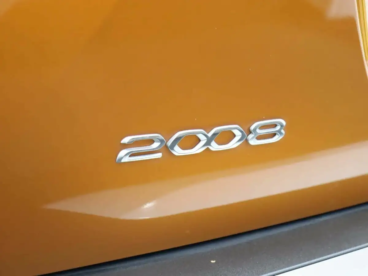 2021-peugeot-2008-suv-12-puretech-active-premium-100bhp-big-54
