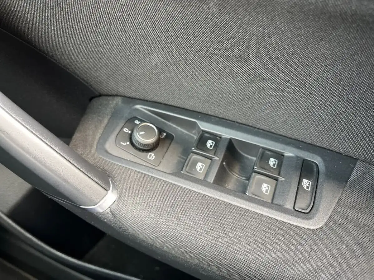 2021-volkswagen-touran-15-tsi-sel-big-29
