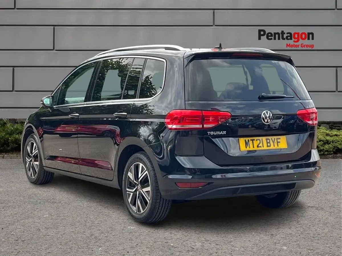 2021-volkswagen-touran-15-tsi-sel-big-1