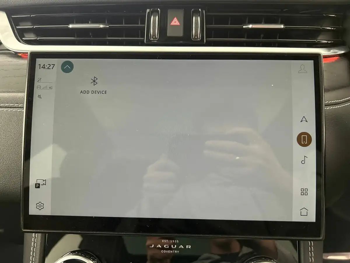 2022-jaguar-f-pace-20-d200-r-dynamic-black-big-32
