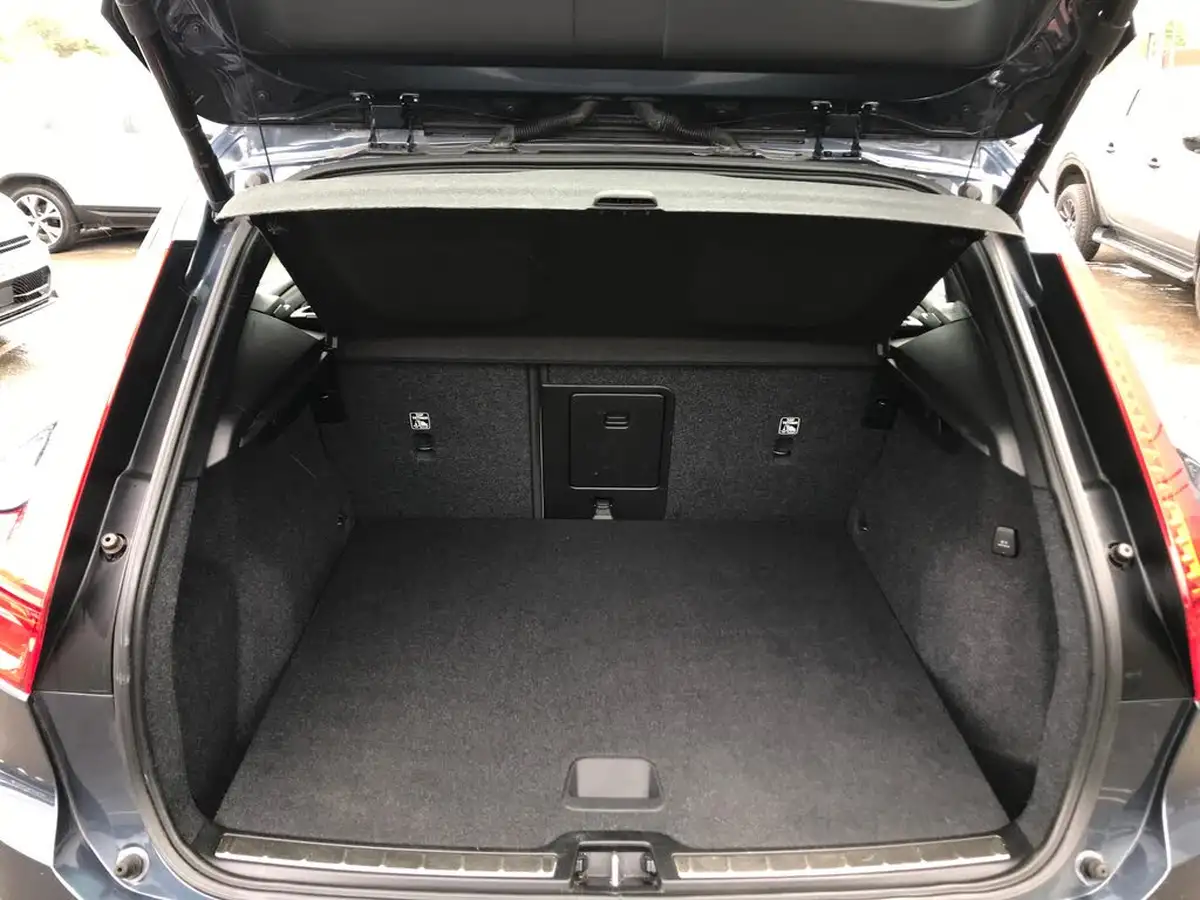 2021-volvo-xc40-15-t3-inscription-pro-163bhp-geartronic-big-7