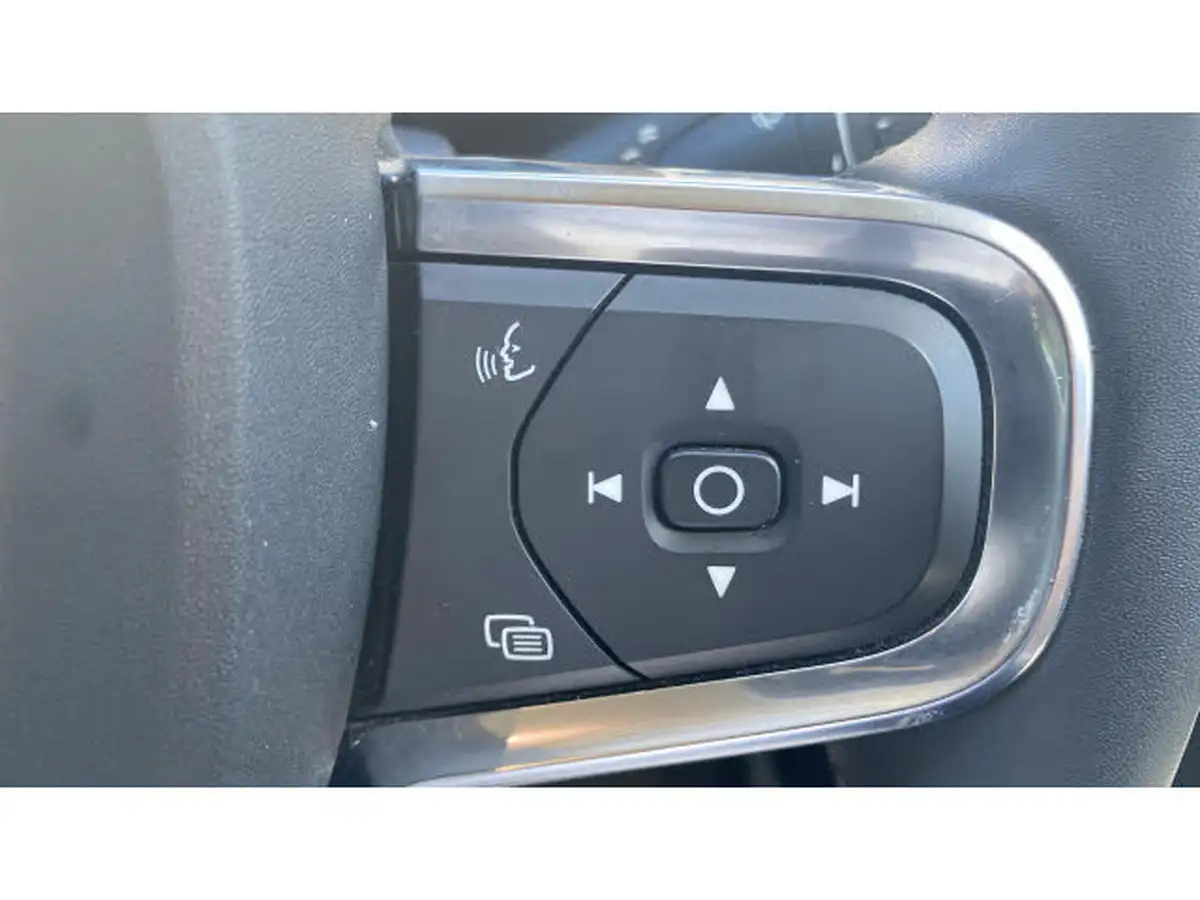 2022-volvo-xc40-15-t5-inscription-pro-big-18