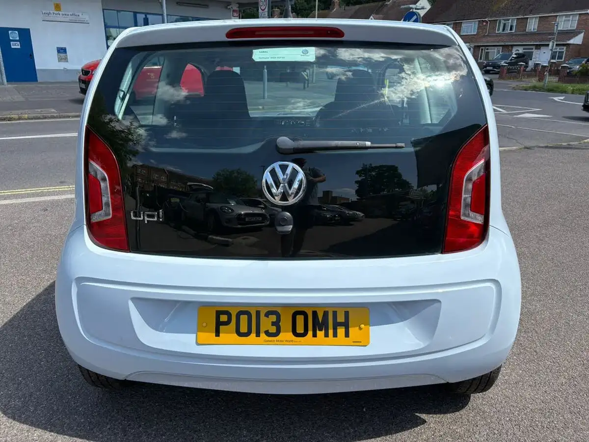2013-volkswagen-up-10-move-up-59bhp-3d-big-7