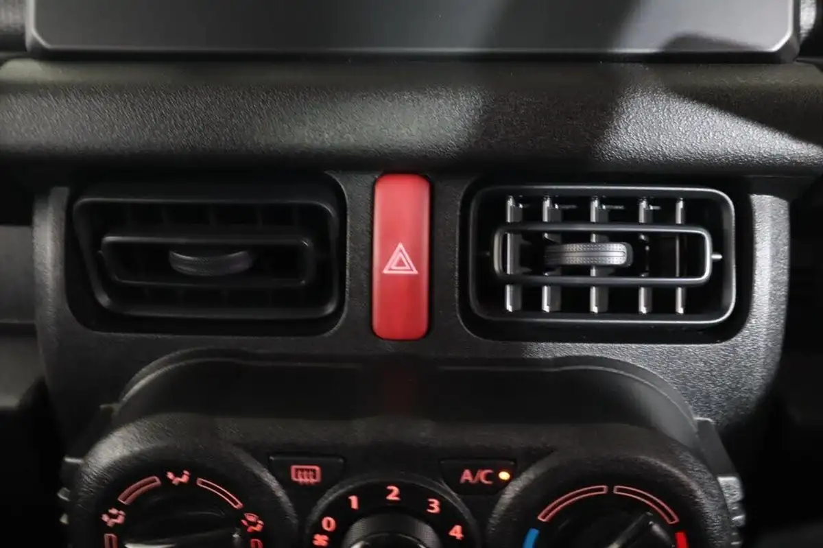 2024-suzuki-jimny-15-light-commercial-allgrip-big-16