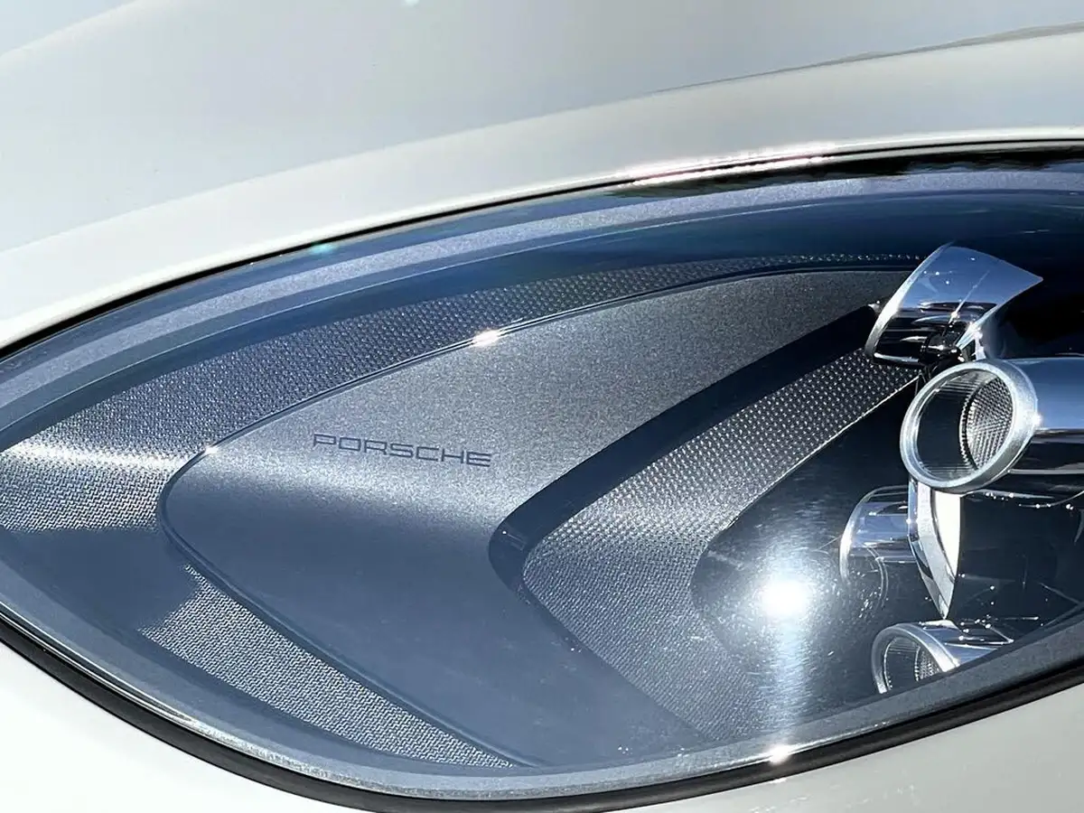 2021-porsche-macan-30-s-big-10