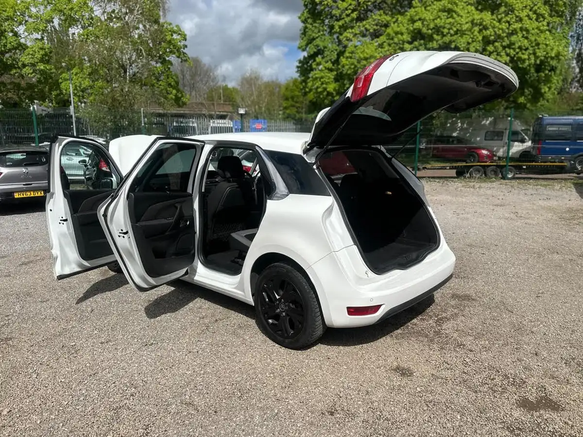 2014-citroen-c4-picasso-16e-hdi-exclusive-big-50