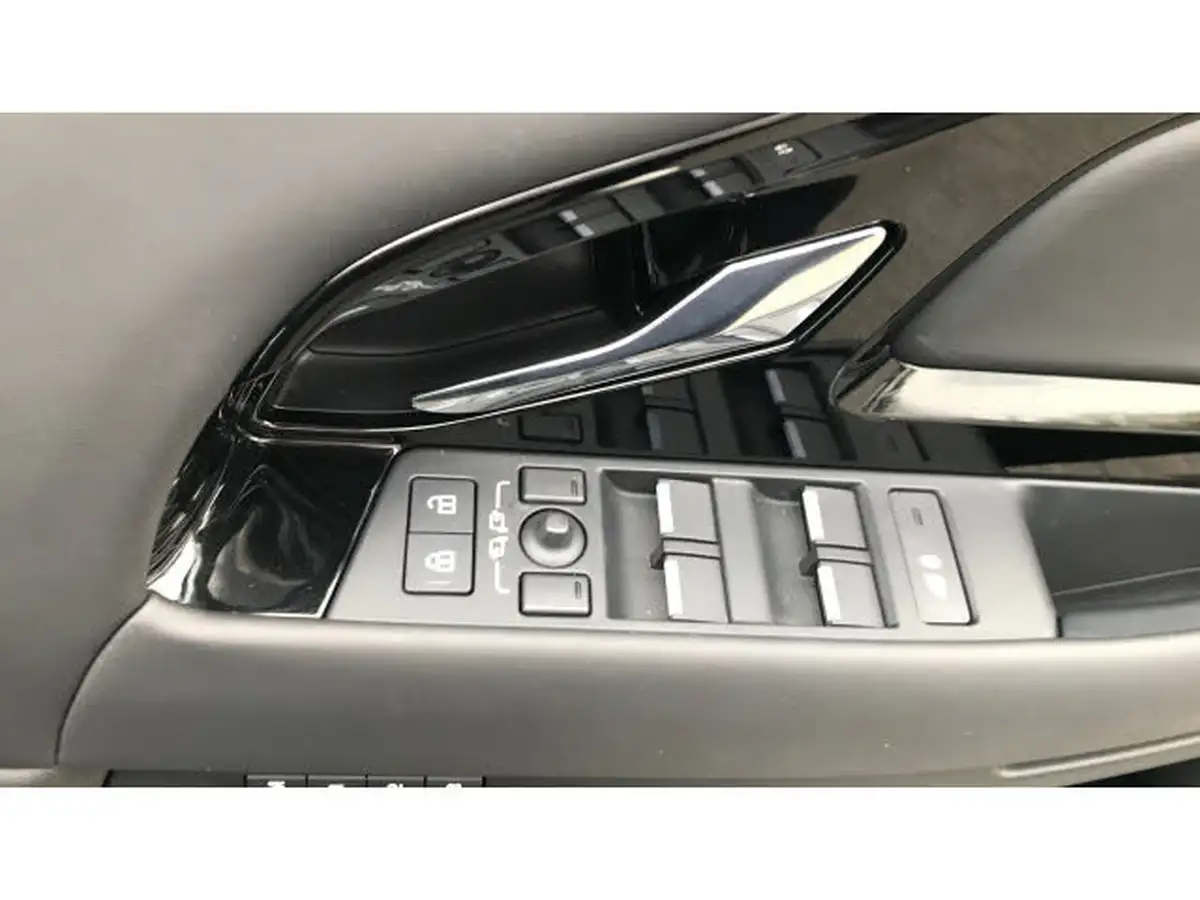 2024-land-rover-range-rover-evoque-20-d200-dynamic-hse-big-39