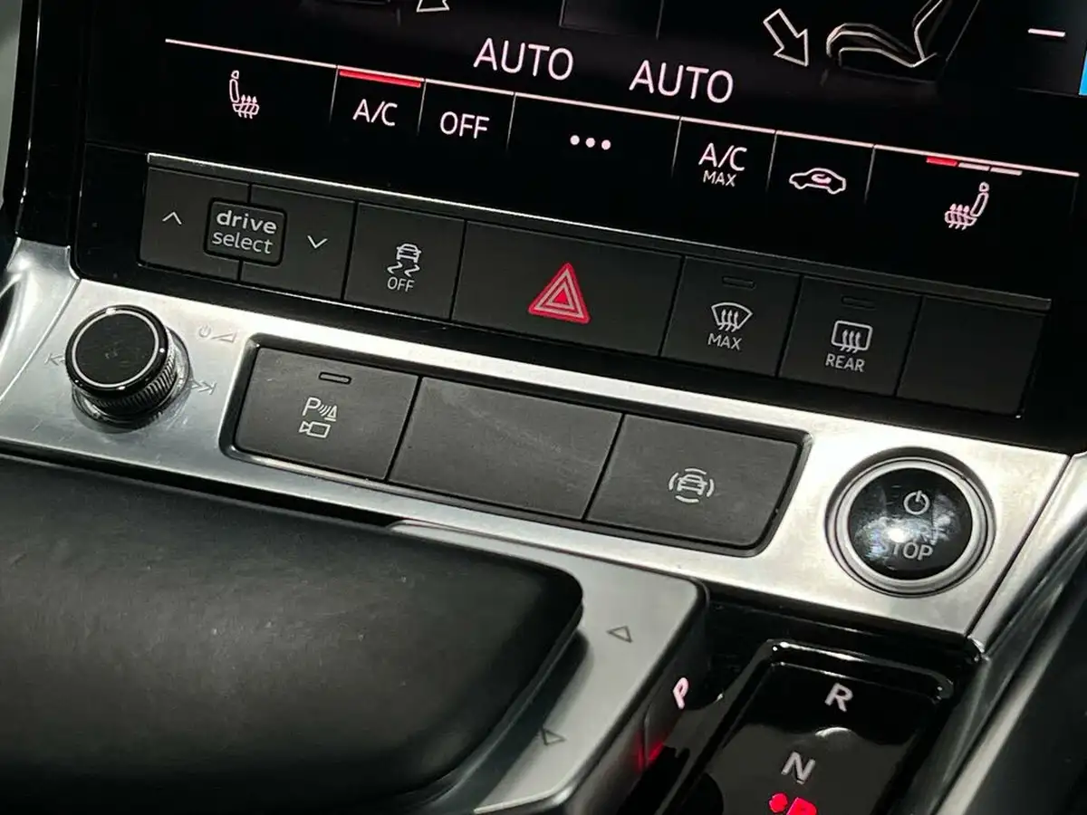 2021-audi-e-tron-50e-technik-station-wagon-big-52