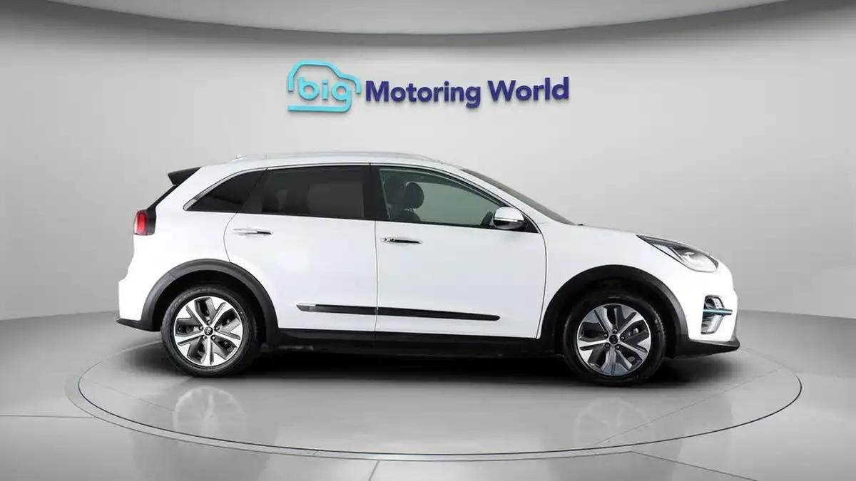 2020-kia-e-niro-ev-4-big-8