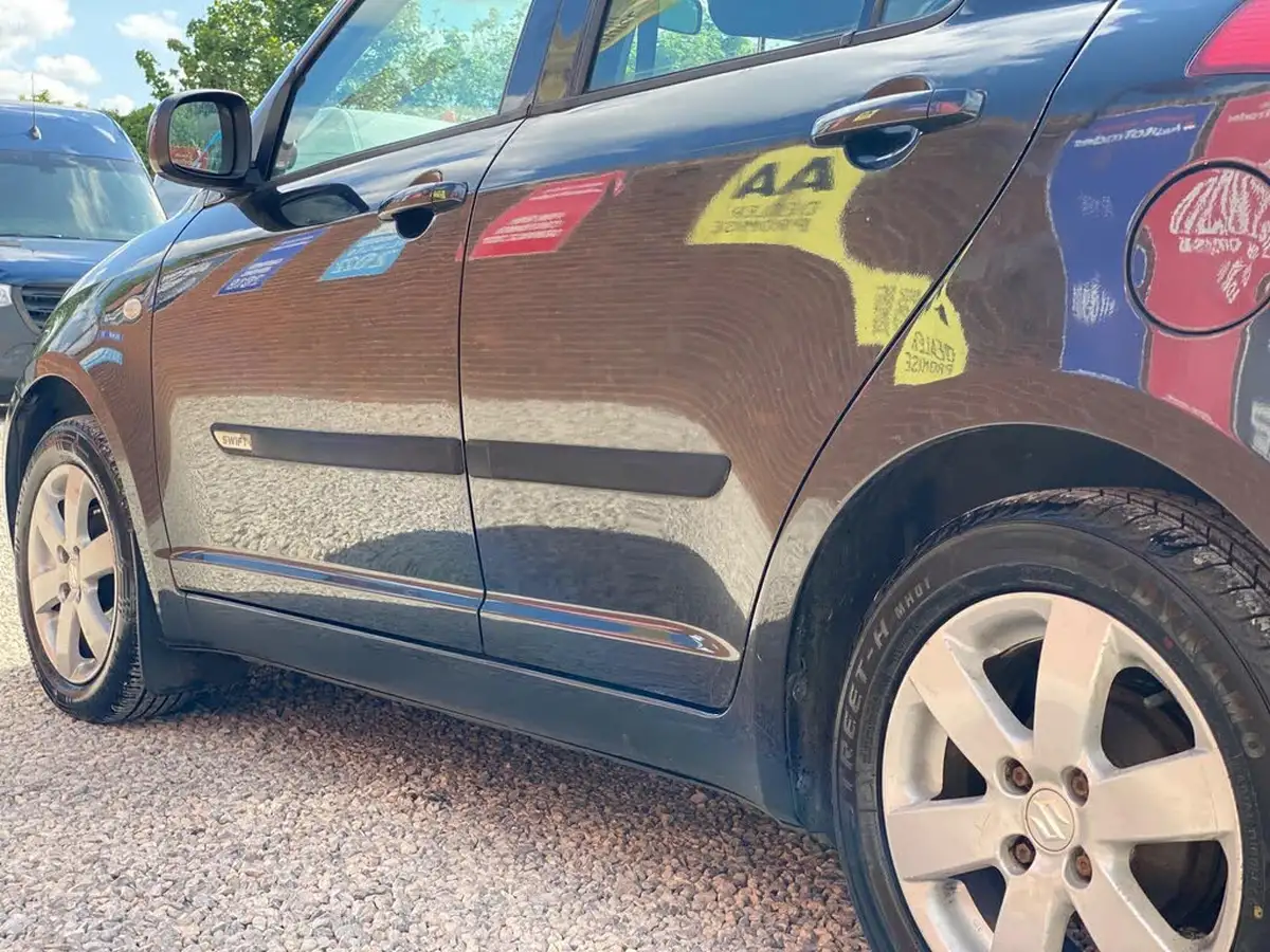 2009-suzuki-swift-13td-big-23