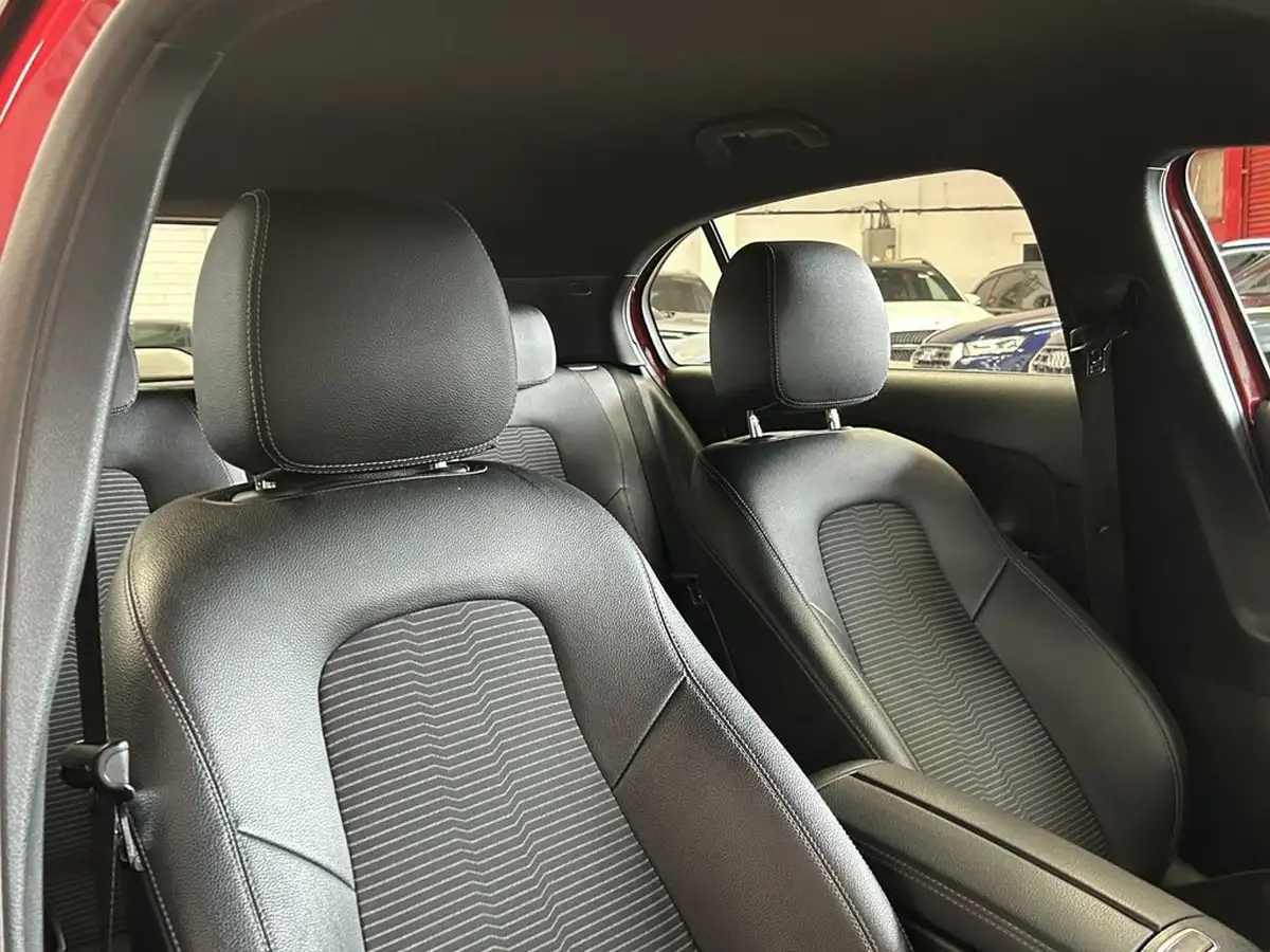 2018-mercedes-benz-a-class-13-a200-sport-ss-hatchback-5d-7g-dct-big-30