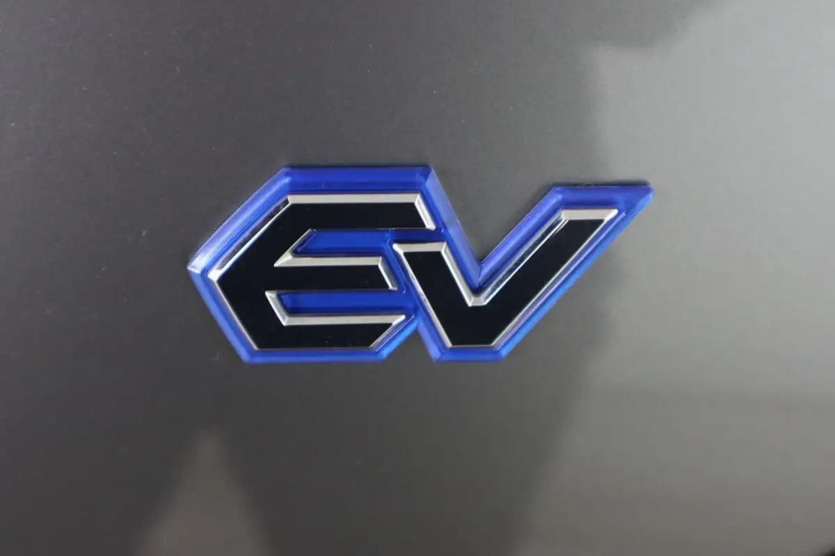 2023-subaru-solterra-e-touring-big-51