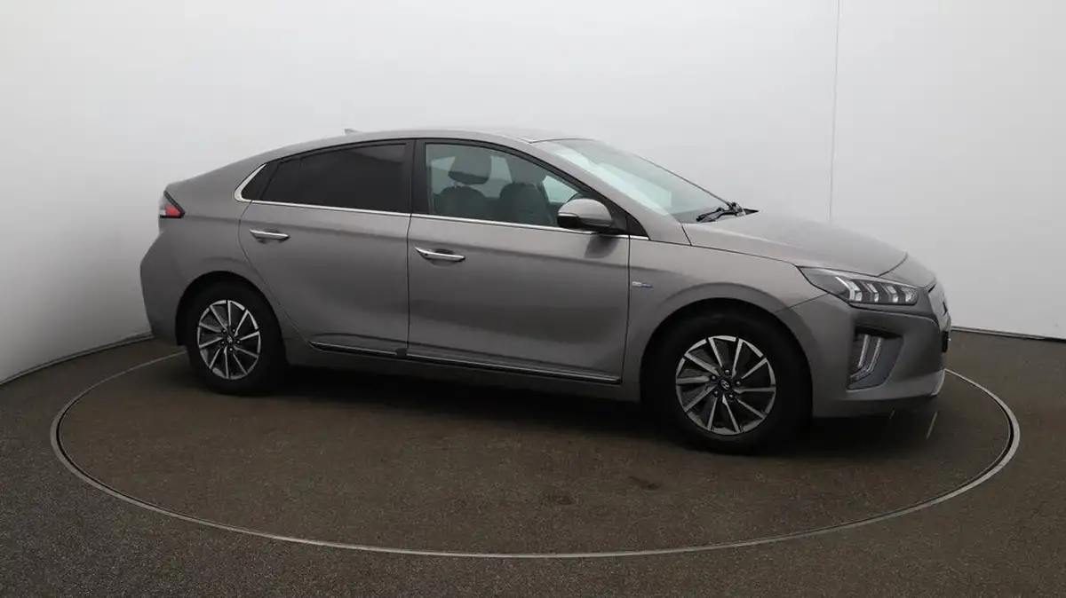 2021-hyundai-ioniq-e-premium-se-electric-100kw-big-46