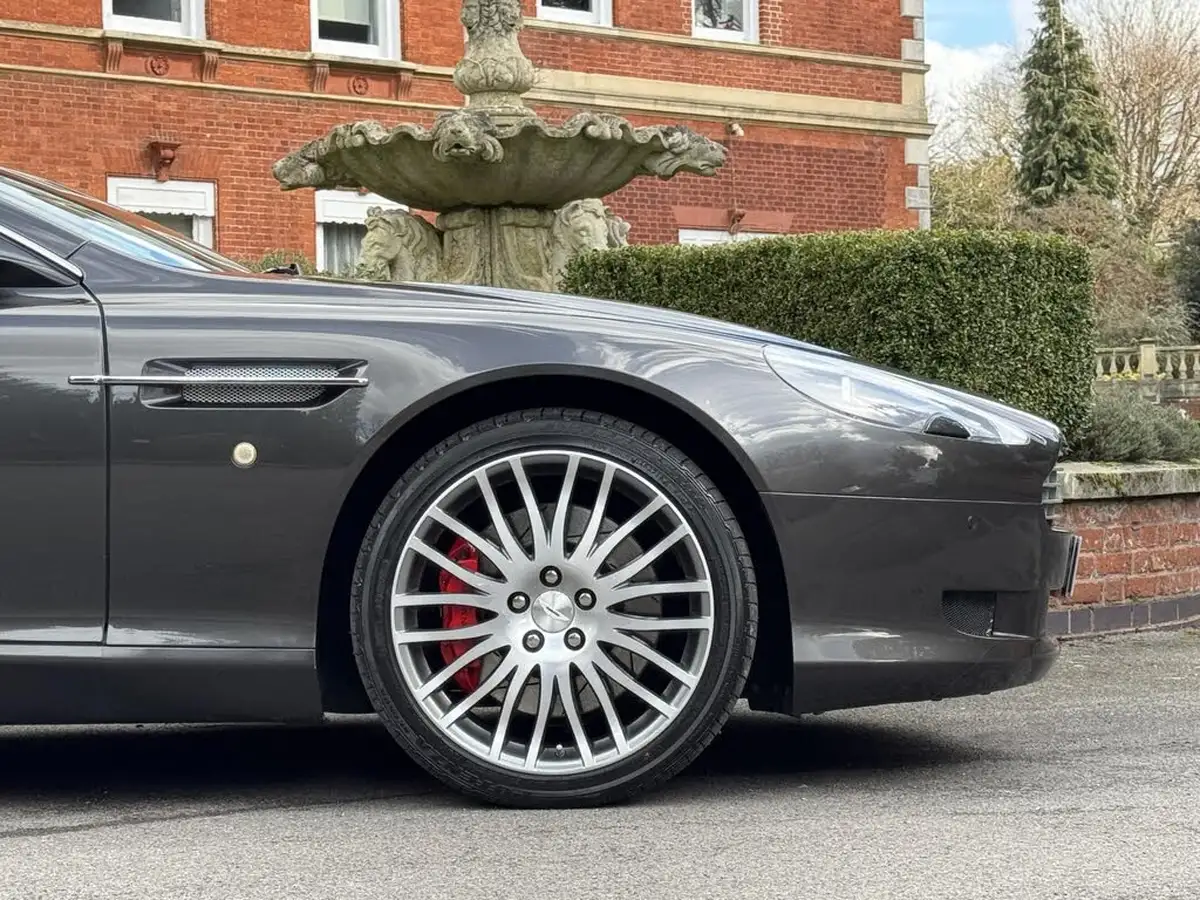 2010-aston-martin-db9-60-volante-touchtronic-ii-big-41