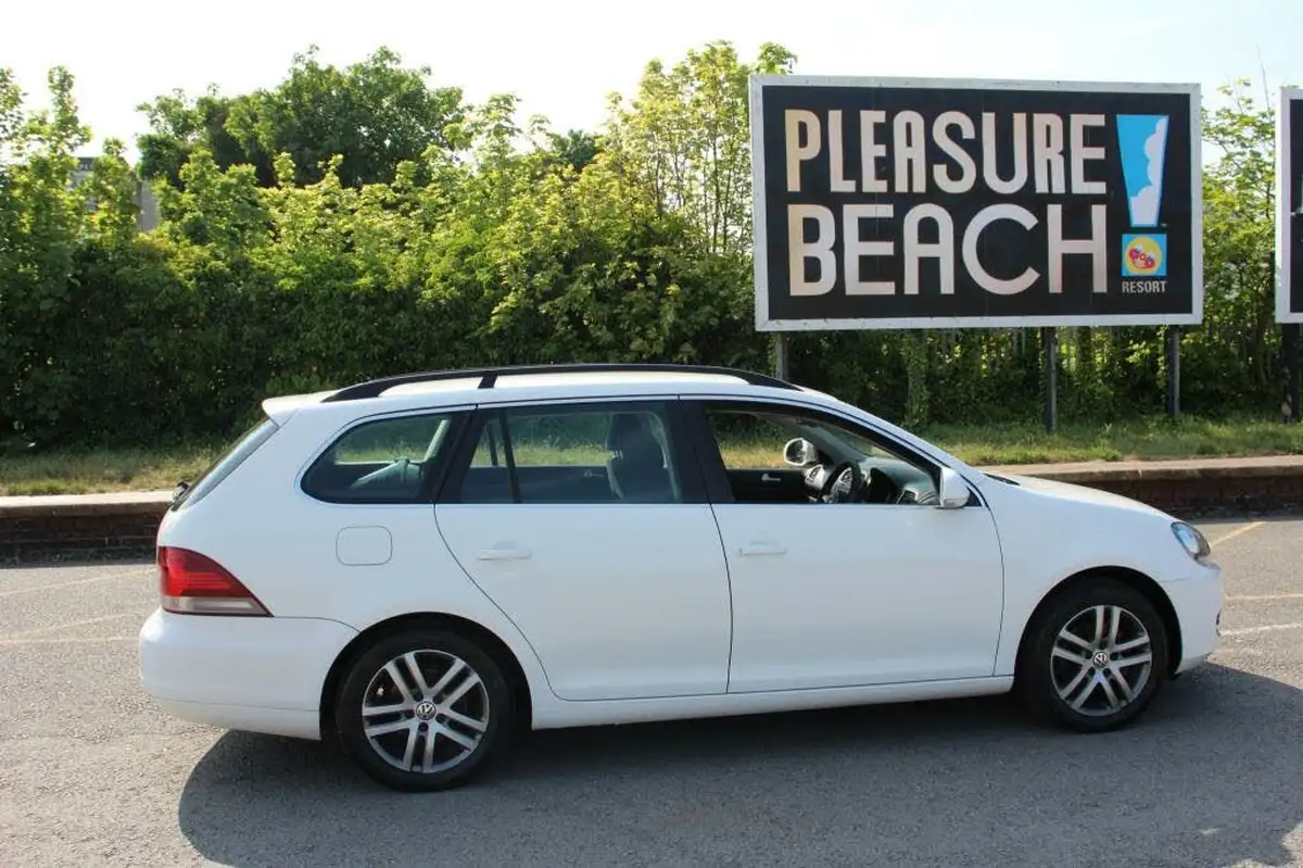 2012-volkswagen-golf-16td-blue-motion-se-big-3
