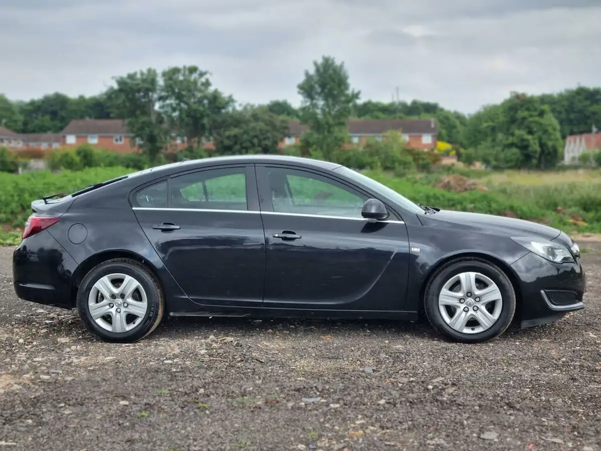 2016-vauxhall-insignia-16cdti-design-ecoflex-ss-big-4