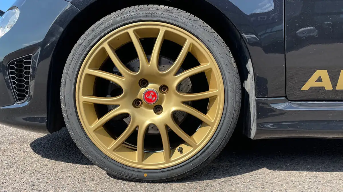 2021-abarth-595-14-tjet-scorpioneoro-big-16