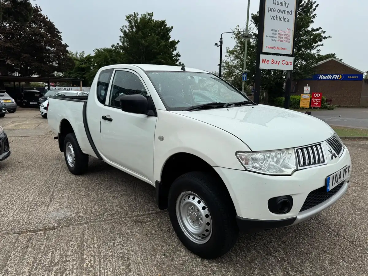 2014-mitsubishi-l200-25td-4work-club-big-8