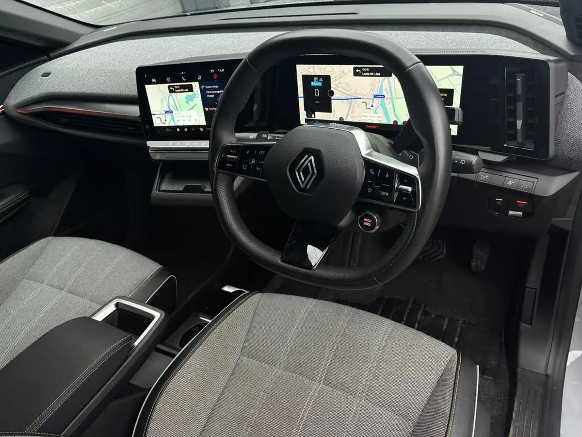 2023-renault-megane-e-tech-e-launch-edition-big-13