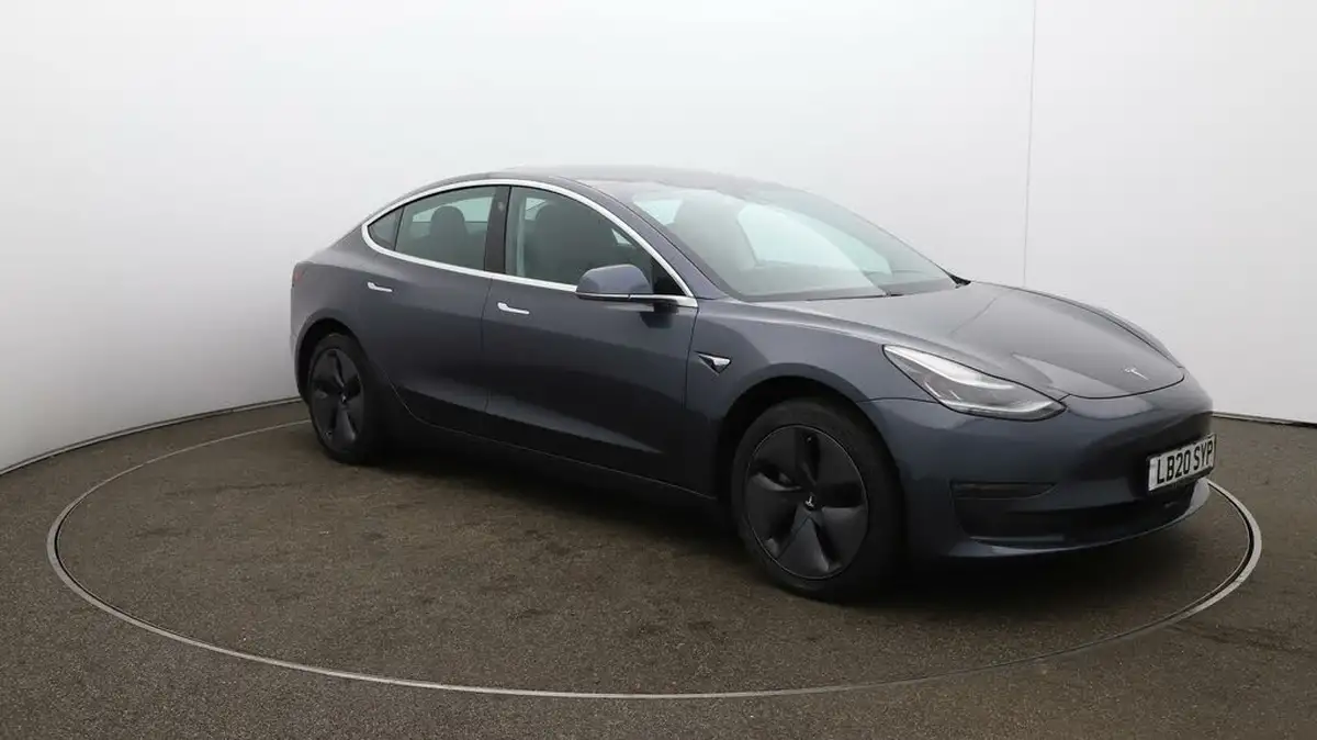 2020-tesla-model-3-e-long-range-big-36
