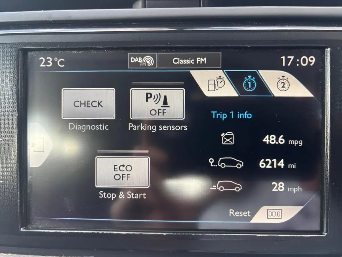 2016-citroen-c4-picasso-16bluehdi-vtr-120ps-big-43