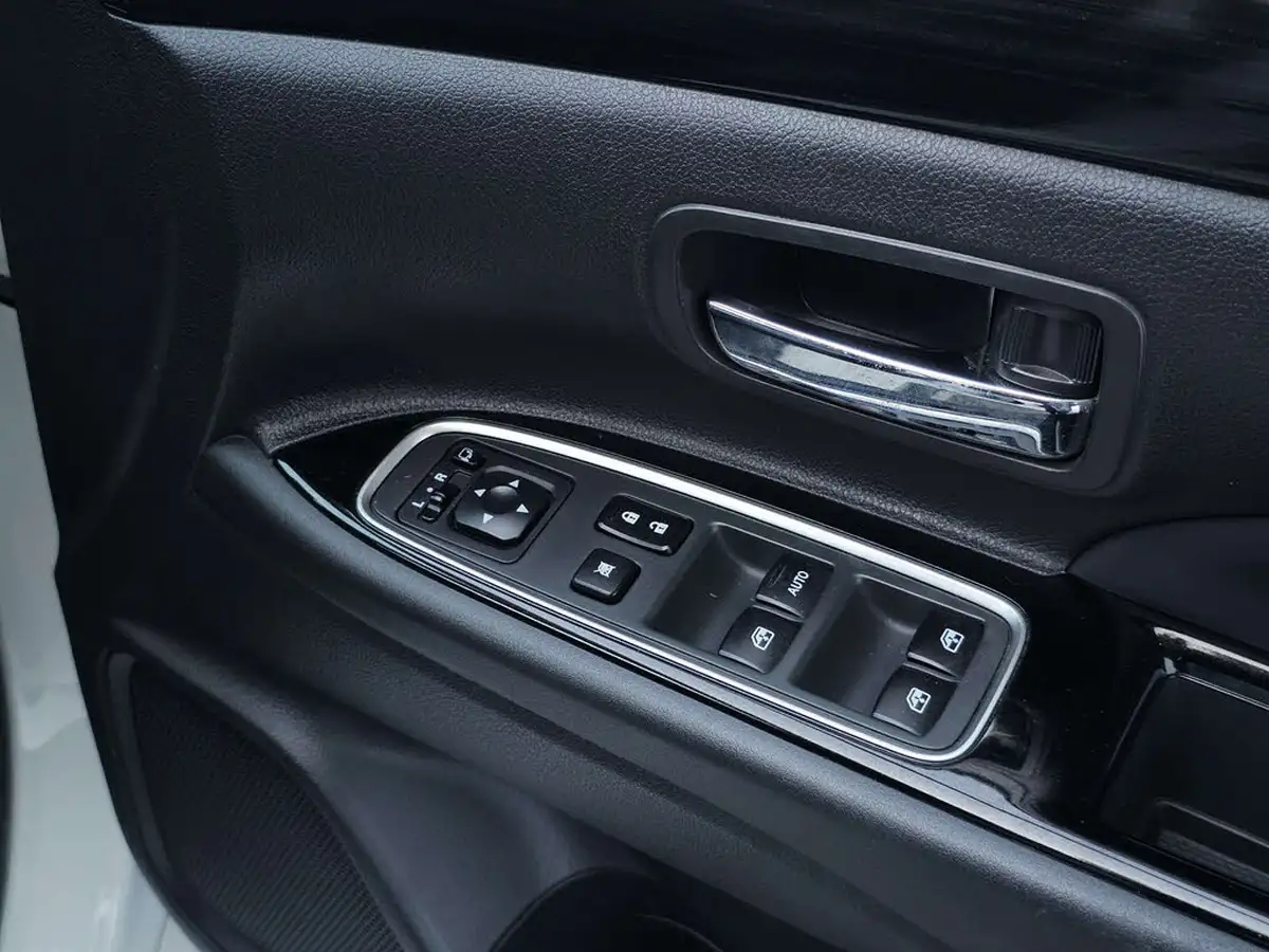 2017-mitsubishi-outlander-20-4hs-phev-5st-big-37