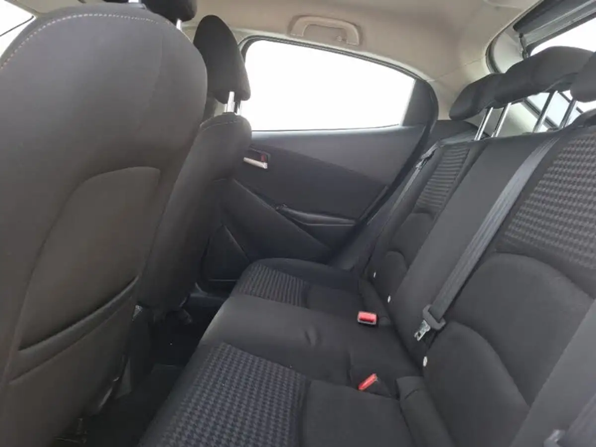 2018-mazda-mazda2-15-se-big-5