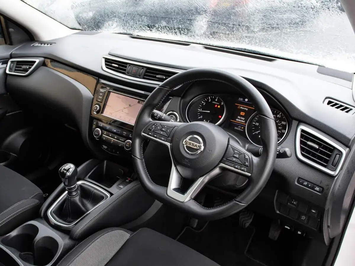 2020-nissan-qashqai-13-dig-t-n-connecta-140ps-big-3