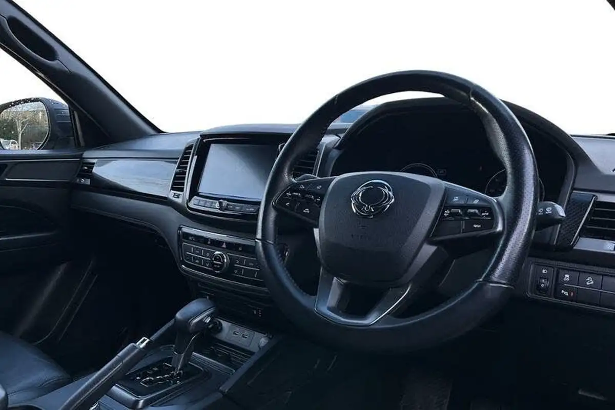 2022-kgm-ssangyong-musso-22td-saracen-202pseu6d-big-8