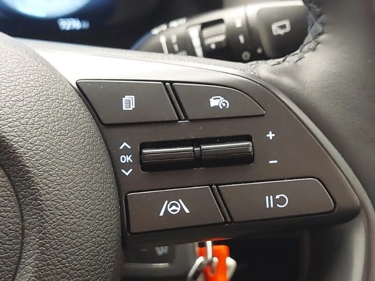 2024-hyundai-i20-10-t-gdi-premium-big-18